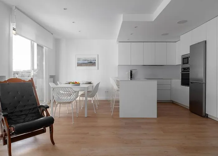 Bright Apartment With A/C, Parking Optional