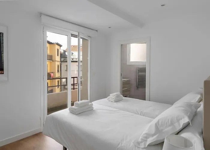 Bright Apartment With A/C, Parking Optional