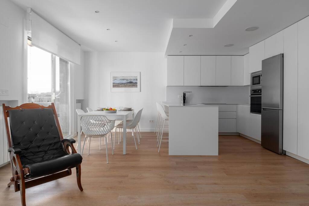 Bright With A/c, Parking Optional Apartment San Sebastian