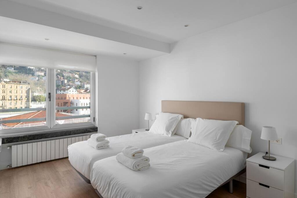 Bright With A/c, Parking Optional Apartment *